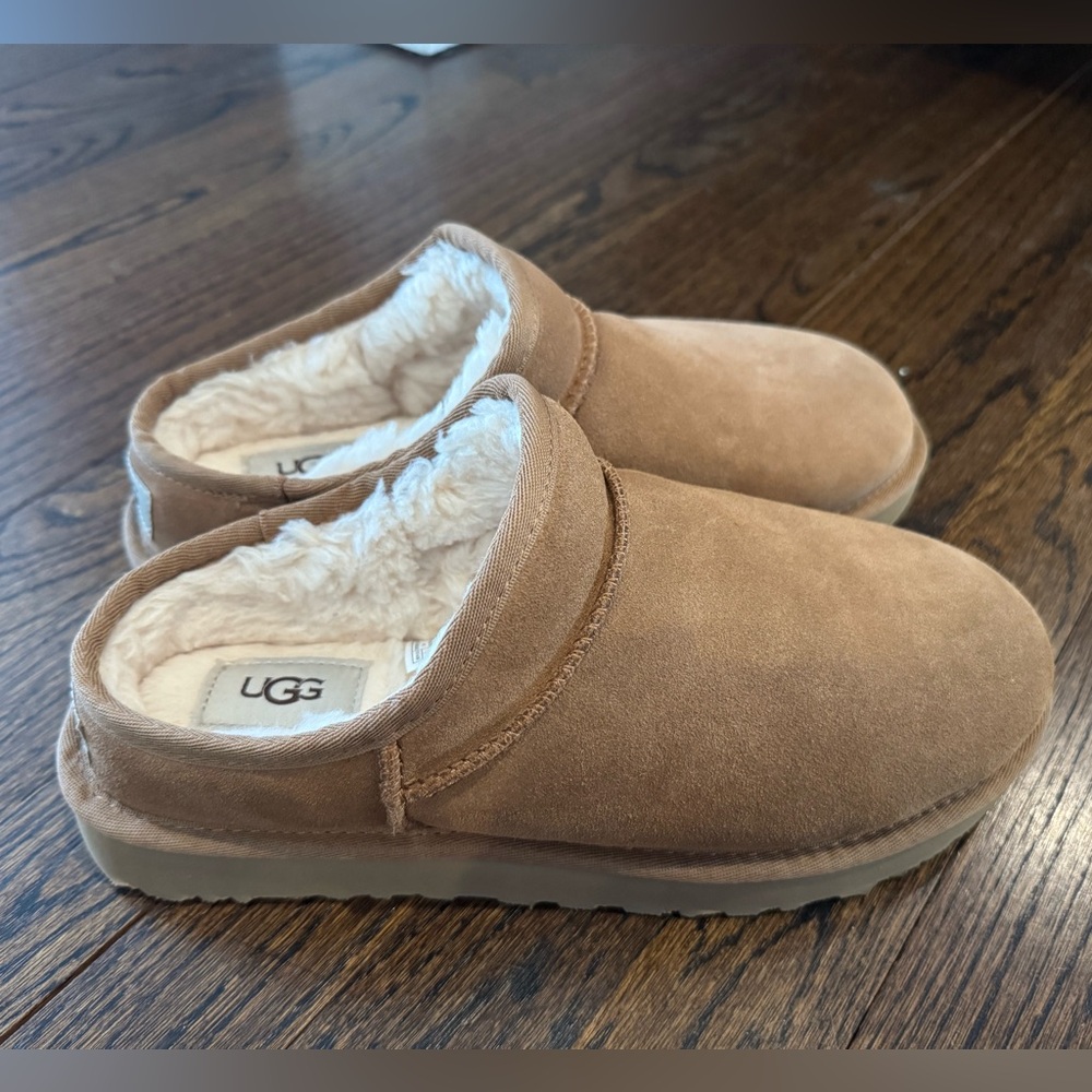 NIB Classic Ugg Slippers!